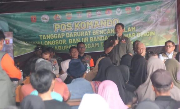 Kepala BNPB dan masyarakat