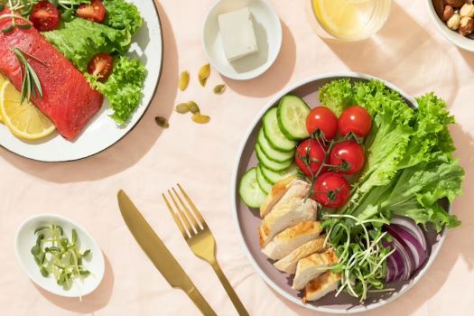 Jaga Pola Makan dan Rawat Kesehatan Mental agar Bisa Awet Muda